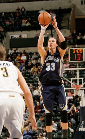 借由本届全 借由本届全